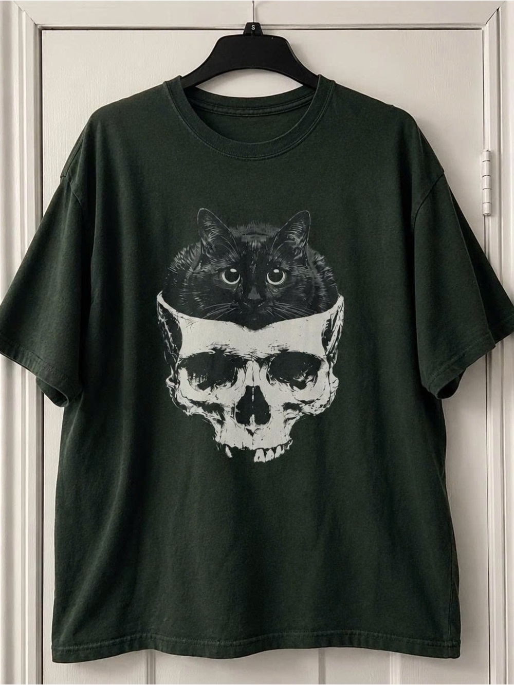 Black Cat Skull Graphic T-Shirt and Dark Green Unisex Vintage Size L